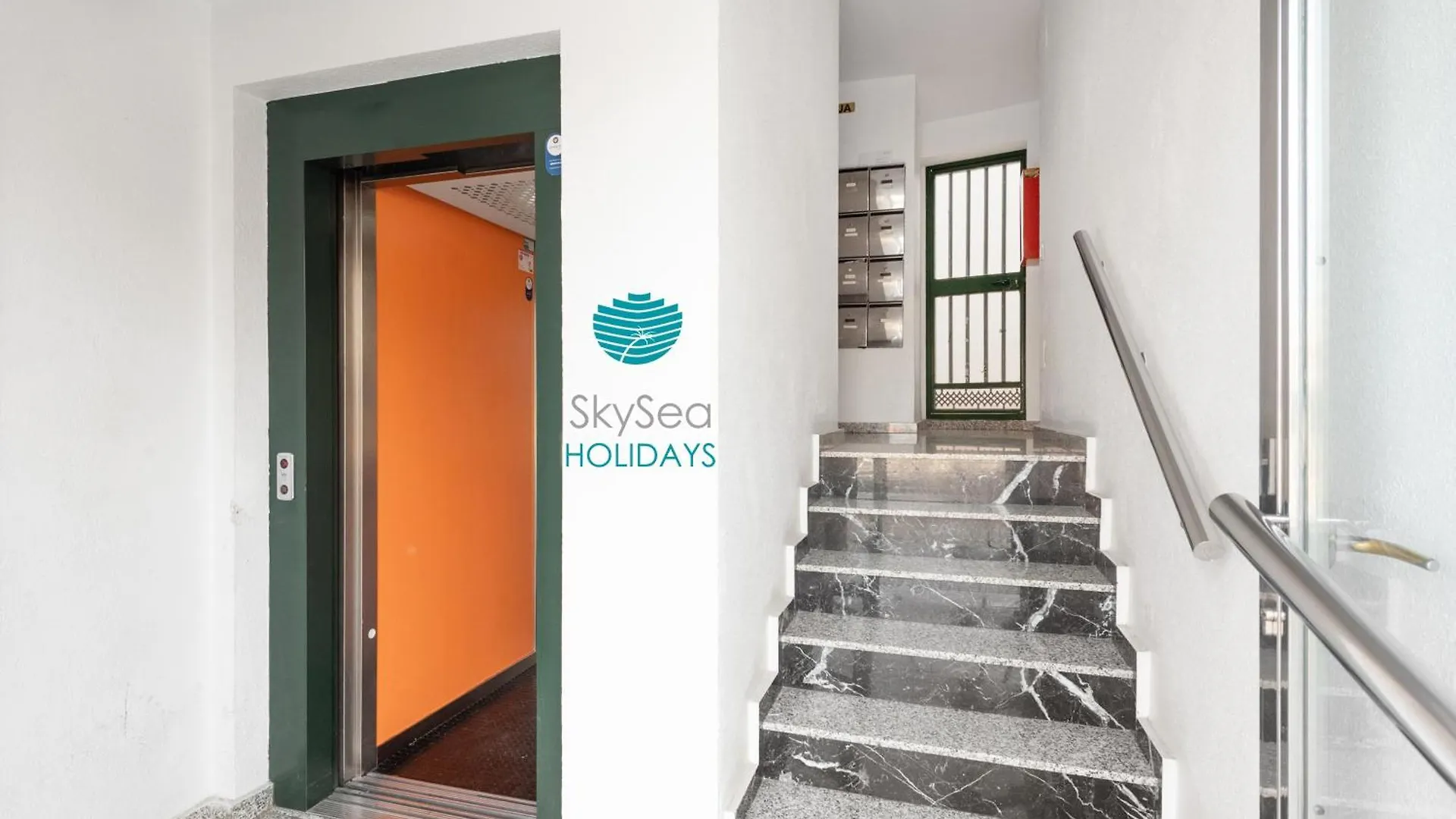 Skysea Holidays Malaga Centro Frente Al Rio Daire